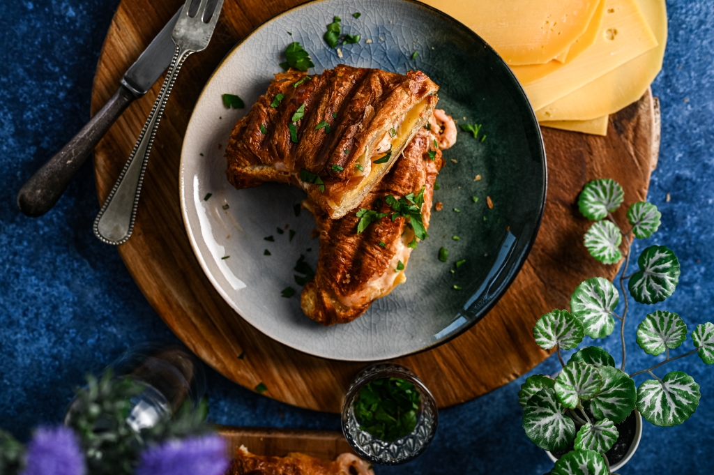 croissant lobster roll