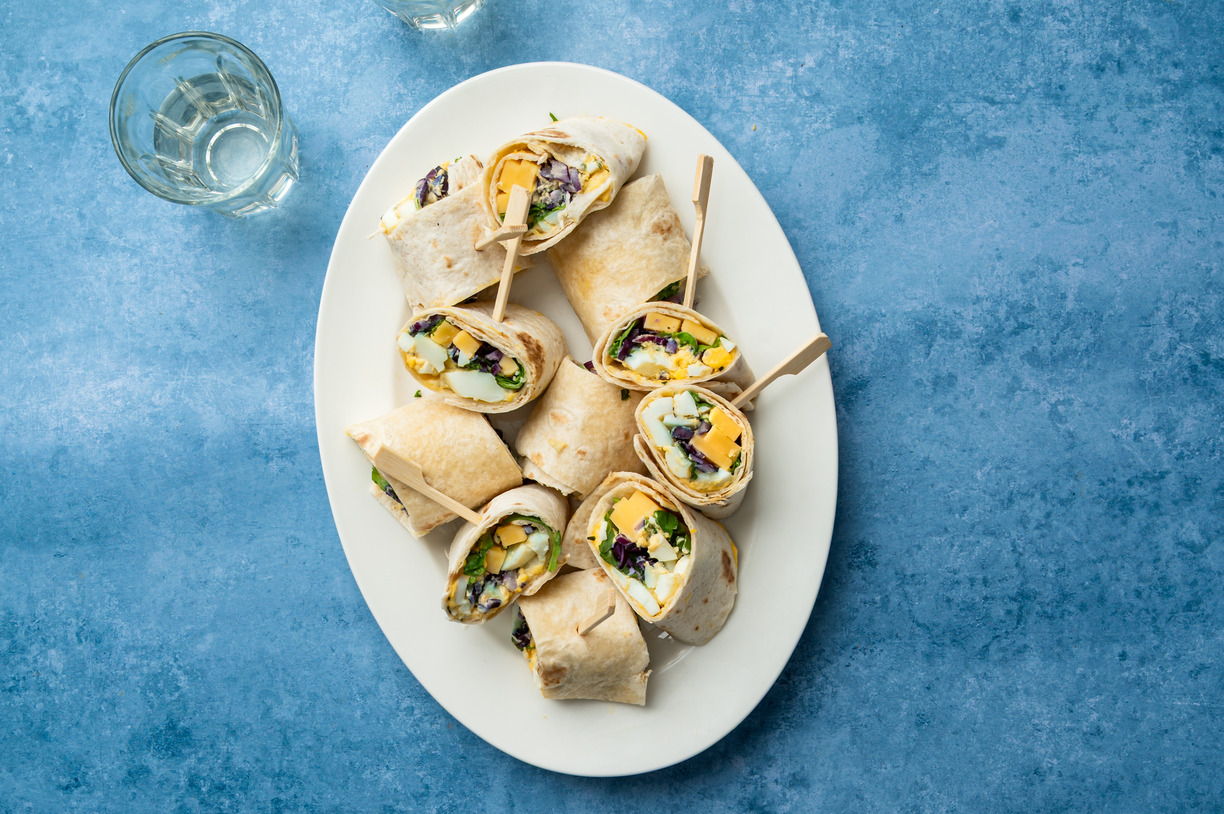 wraprolletjes met eiersalade en beemster kaas